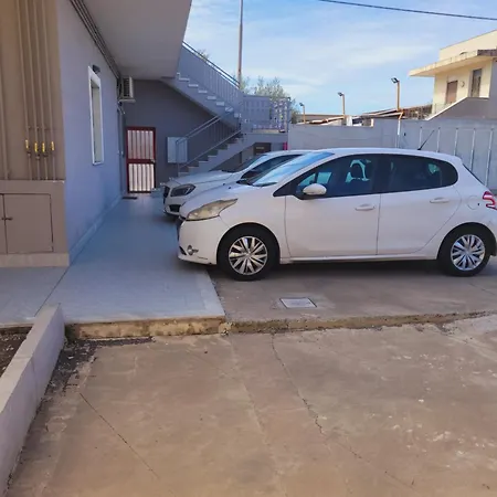 House Airport * Catania